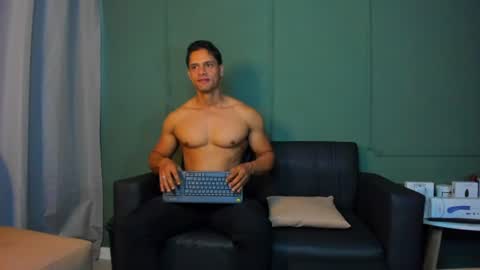 Dominc berry online show from 25, 7, 2026