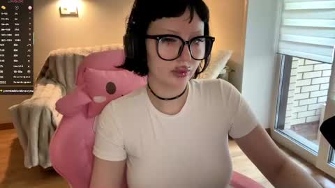 Snapshot of dominiquebreakey chatting on 1, 8, 2026 Cati online show from 1, 8, 2026