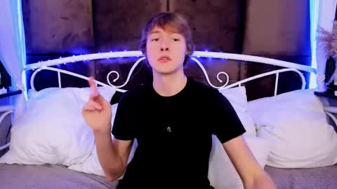 Snapshot of donald_brooks chatting on 5, 12, 2025 Donald online show from 5, 12, 2025