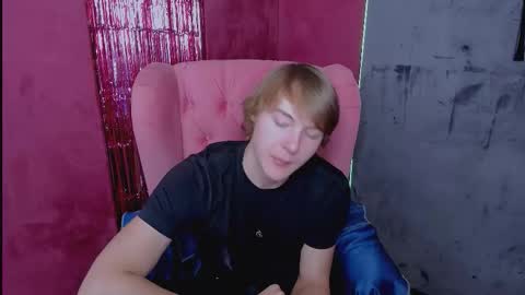 Snapshot of donald_brooks chatting on 14, 12, 2025 Donald online show from 14, 12, 2025