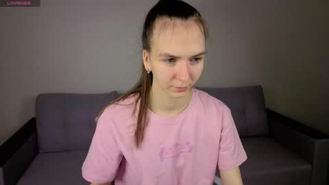 Snapshot of donna_le chatting on 13, 4, 2026 Donna Le online show from 13, 4, 2026