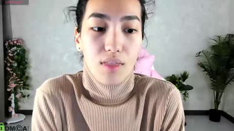Snapshot of donnaa_drew chatting on 15, 10, 2025 Aura online show from 15, 10, 2025