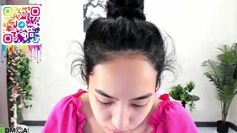 Snapshot of donnaa_drew chatting on 16, 10, 2025 Aura online show from 16, 10, 2025
