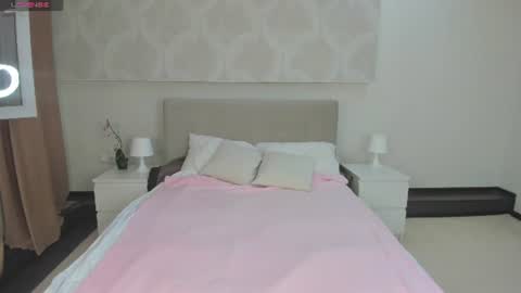 Snapshot of donnaaa_evans chatting on 18, 6, 2026 Donna On GMT2 Mon-Fri 3-9 AM online show from 18, 6, 2026