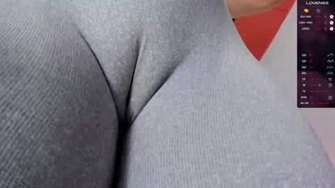 Snapshot of donnapaul_ chatting on 11, 10, 2025 Paula DiazGMT-5 0730 - 1400 online show from 11, 10, 2025