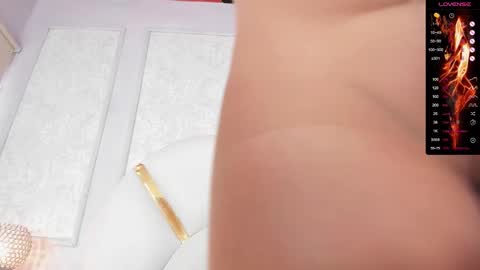 Snapshot of donnapaul_ chatting on 13, 10, 2025 Paula DiazGMT-5 0730 - 1400 online show from 13, 10, 2025