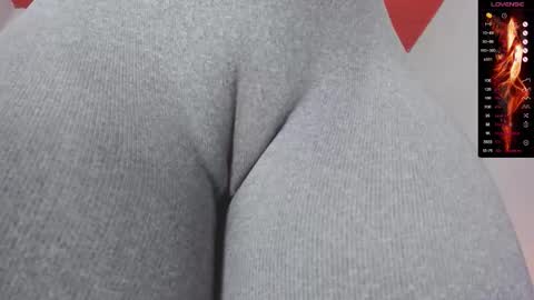 Snapshot of donnapaul_ chatting on 19, 10, 2025 Paula DiazGMT-5 0730 - 1400 online show from 19, 10, 2025