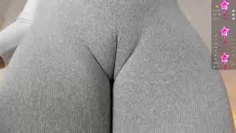 Snapshot of donnapaul_ chatting on 6, 11, 2025 Paula DiazGMT-5 0730 - 1400 online show from 6, 11, 2025