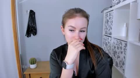 DonnaSensual online show from 13, 12, 2025