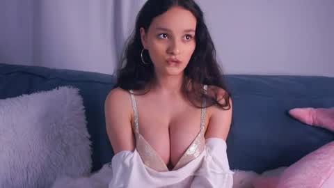 Snapshot of donnettamangham chatting on 11, 5, 2026 Victoria online show from 11, 5, 2026