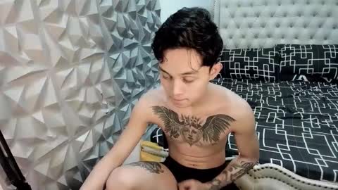 Snapshot of donromano_ chatting on 8, 5, 2026 Don Romano online show from 8, 5, 2026