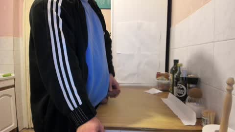 menu  below online show from 16, 1, 2025