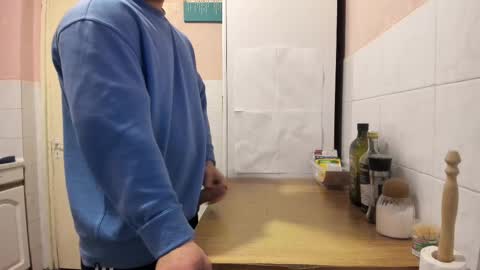 menu  below online show from 15, 2, 2025