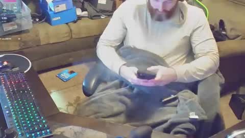 DotYourEyezez  online show from 14, 1, 2025