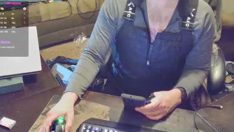 DotYourEyezez  online show from 16, 2, 2025