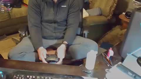 DotYourEyezez  online show from 28, 11, 2025