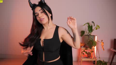 Snapshot of doubedeesarai chatting on 1, 11, 2025 Sara online show from 1, 11, 2025