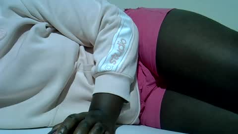 Snapshot of double_love9 chatting on 25, 6, 2026 bellie online show from 25, 6, 2026