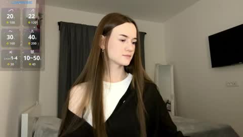 Snapshot of double_sun chatting on 7, 5, 2026 Alice and Mark online show from 7, 5, 2026