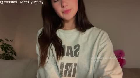 Snapshot of doublecuties chatting on 3, 6, 2026 Lana Eva dont forget to give us a thumb up online show from 3, 6, 2026