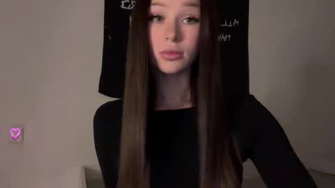 MOLLYYYY dont forget to give me a thumb up online show from 9, 10, 2025