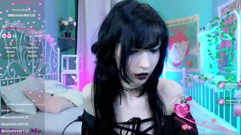 Draculaura online show from 4, 3, 2025