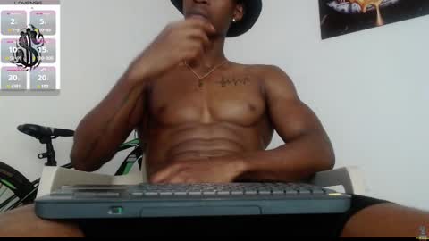 Snapshot of drake_brown_23 chatting on 8, 3, 2025 Drake 23 online show from 8, 3, 2025