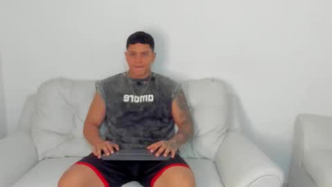 Snapshot of drakesmith01 chatting on 18, 9, 2025 Drake Smith online show from 18, 9, 2025
