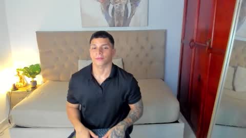 Snapshot of drakesmith01 chatting on 5, 10, 2025 Drake Smith online show from 5, 10, 2025