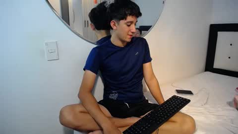 Snapshot of dravith_and_valery chatting on 21, 11, 2025 -- nicolle and jhon -- online show from 21, 11, 2025