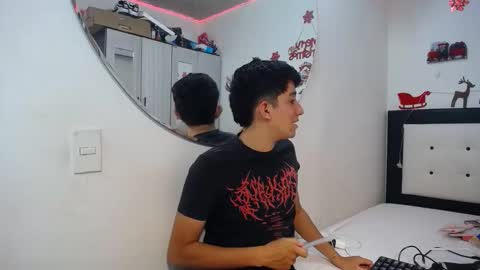 Snapshot of dravith_and_valery chatting on 16, 12, 2025 -- nicolle and jhon -- online show from 16, 12, 2025