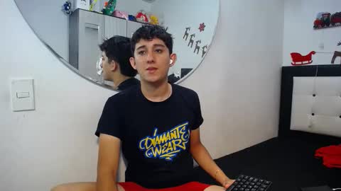 Snapshot of dravith_and_valery chatting on 6, 1, 2026 -- nicolle and jhon -- online show from 6, 1, 2026