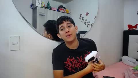 Snapshot of dravith_and_valery chatting on 9, 1, 2026 -- nicolle and jhon -- online show from 9, 1, 2026