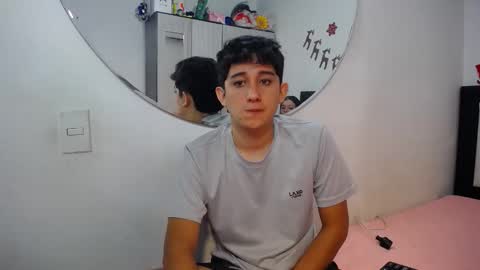 Snapshot of dravith_and_valery chatting on 10, 1, 2026 -- nicolle and jhon -- online show from 10, 1, 2026