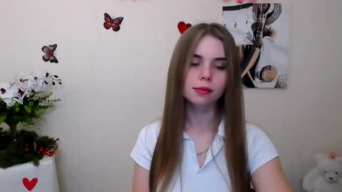 Snapshot of dream_mari chatting on 2, 5, 2026 Mari online show from 2, 5, 2026