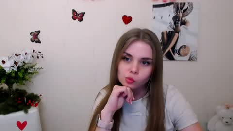 Snapshot of dream_mari chatting on 6, 5, 2026 Mari online show from 6, 5, 2026