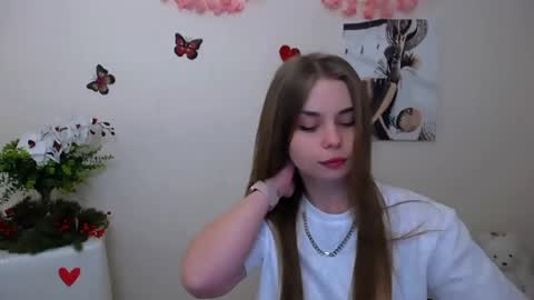 Snapshot of dream_mari chatting on 8, 5, 2026 Mari online show from 8, 5, 2026