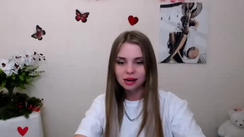Snapshot of dream_mari chatting on 12, 5, 2026 Mari online show from 12, 5, 2026