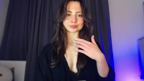 Nicole online show from 5, 3, 2025