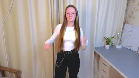 Hello im Leya online show from 10, 11, 2025