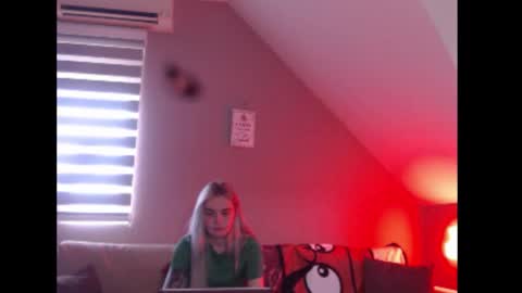 A girl online show from 2, 3, 2026