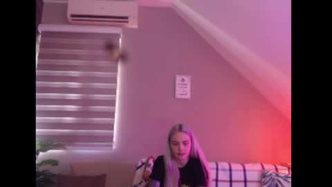 A girl online show from 8, 4, 2026