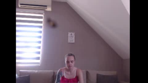 Snapshot of dreamcatcherfantasy chatting on 29, 6, 2026 A girl online show from 29, 6, 2026