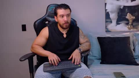 Snapshot of dreammr1 chatting on 18, 4, 2026 cris online show from 18, 4, 2026