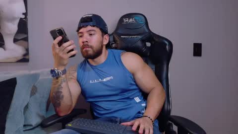 Snapshot of dreammr1 chatting on 30, 5, 2026 cris online show from 30, 5, 2026