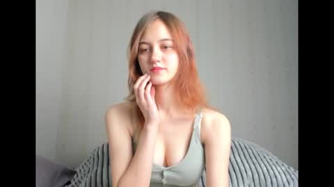 dreamy_pollyyy online show from 19, 12, 2025