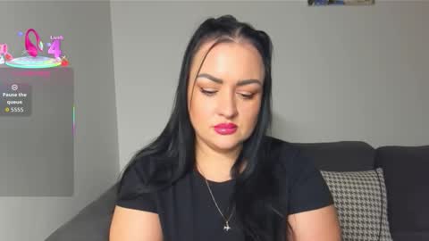 dreamyhousewife1 online show from 18, 11, 2025