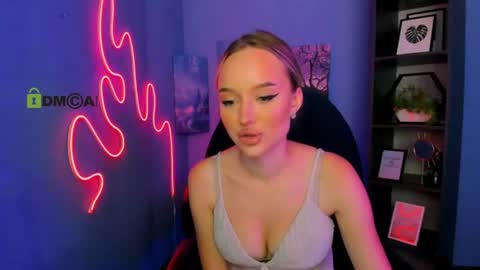 Snapshot of dreamyivyy chatting on 2, 7, 2026 Ivy online show from 2, 7, 2026