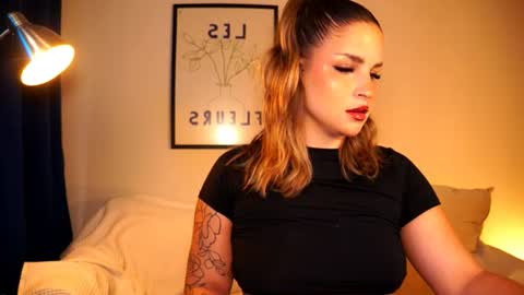 Snapshot of dreamysirens chatting on 26, 7, 2026 MISS B online show from 26, 7, 2026