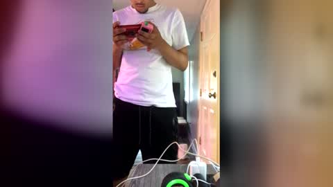 Snapshot of drobbb656 chatting on 8, 6, 2026 2xTheTrouble online show from 8, 6, 2026